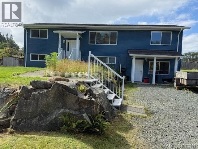 5 bed 3 bath single family at 7370 Thunderbird Way — $449,000