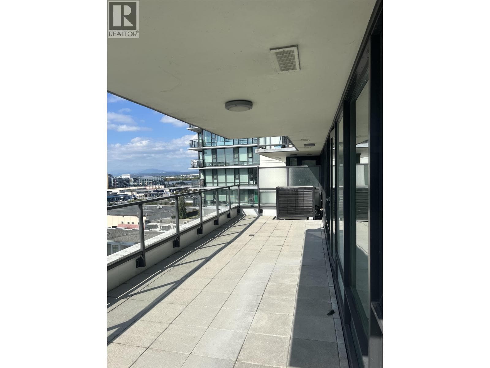 1213 7988 ACKROYD ROAD photo 3