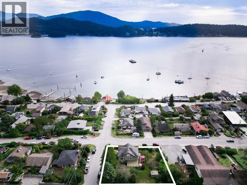589 SEAVIEW ROAD photo 3