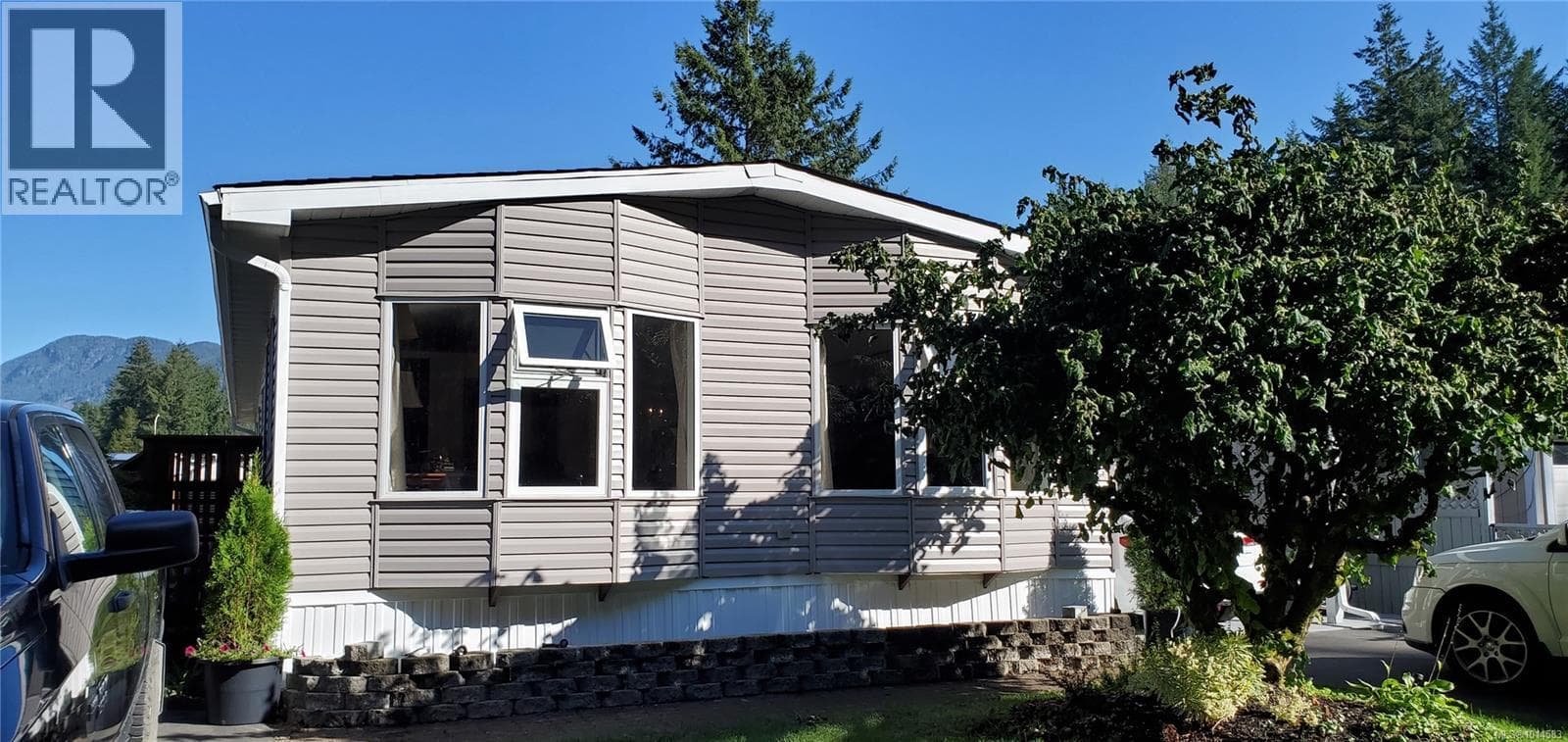 608 White Ridge Dr photo 2