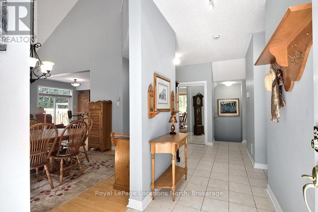 24 - 110 NAPIER STREET W photo 5