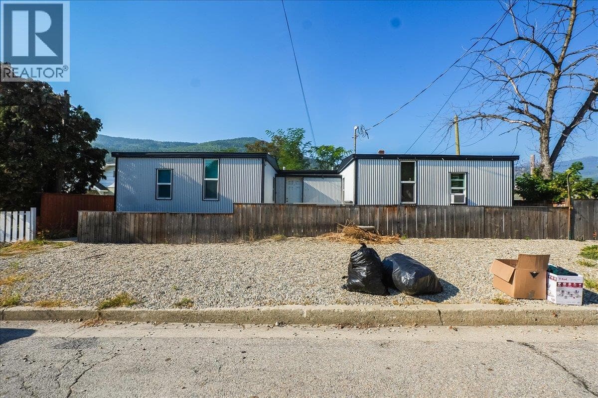 1406 FOURTH Avenue photo 5