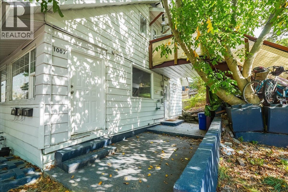 1007 Gordon Street photo 2