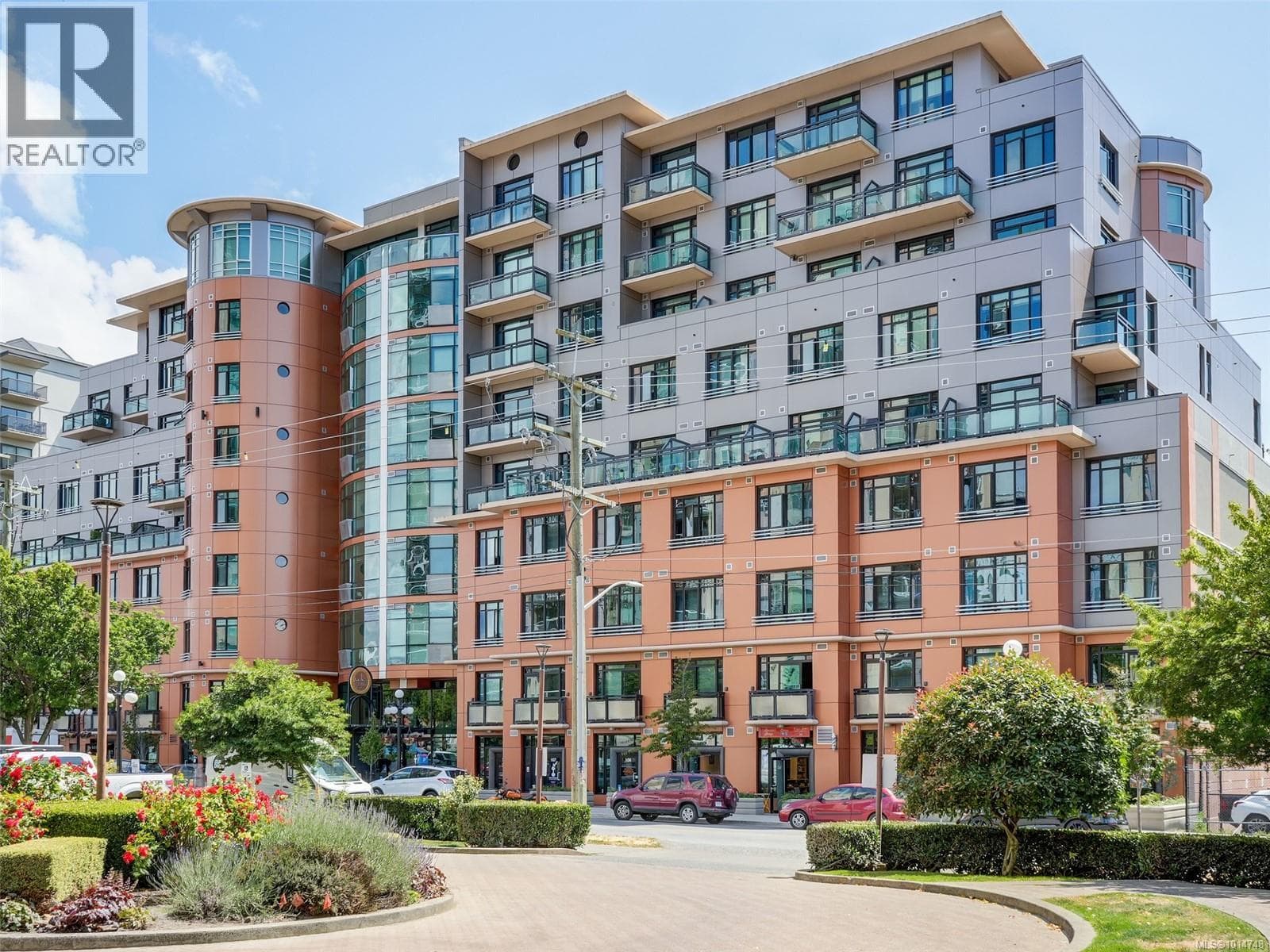 1 bed 1 bath single family at 311 1029 View St — $429,900