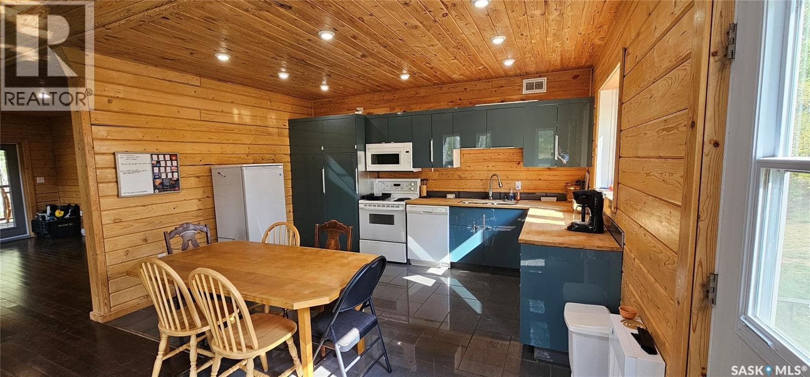 404 Lakeview ROAD — photo 3