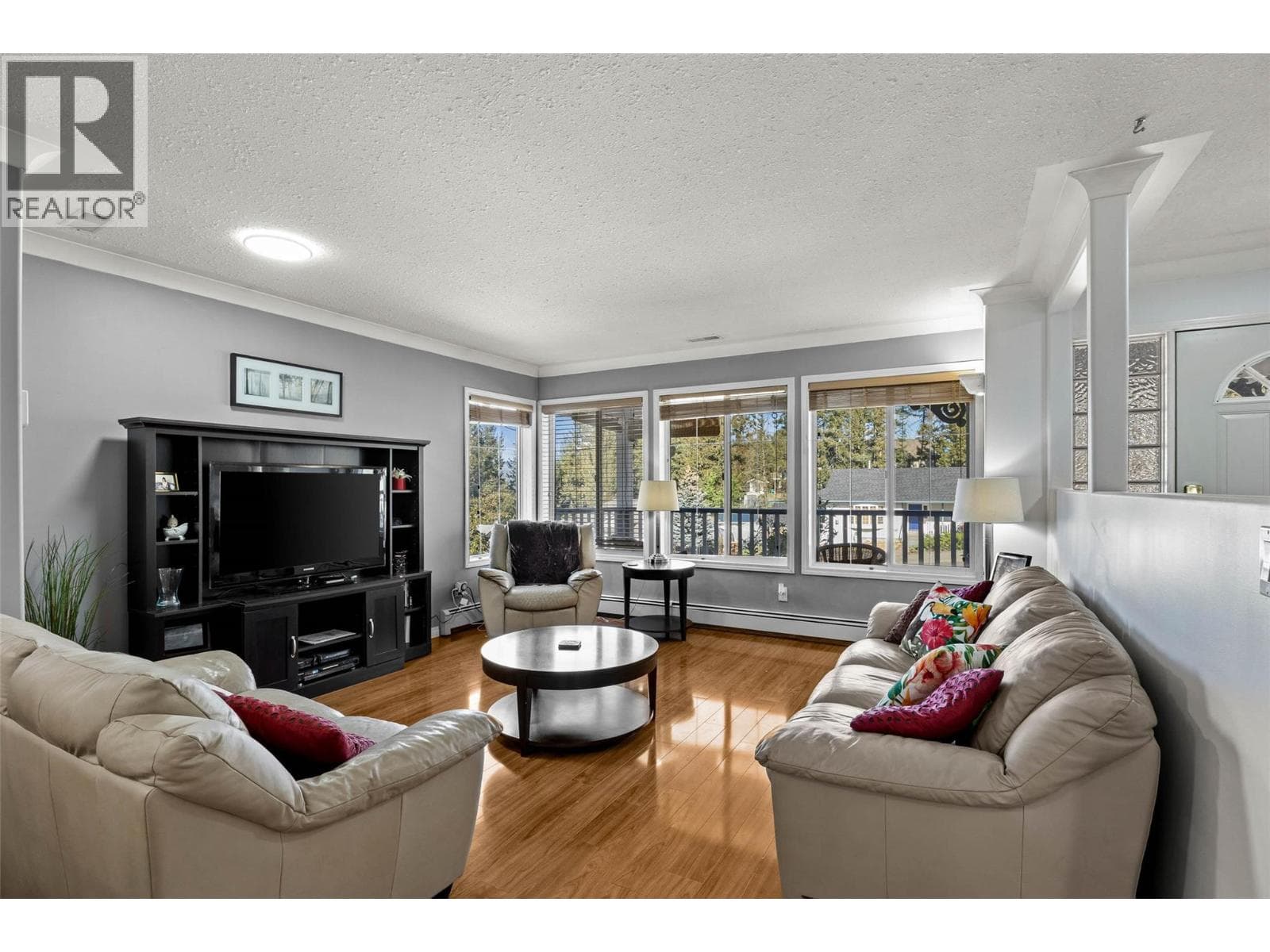 320 Linden Road photo 5