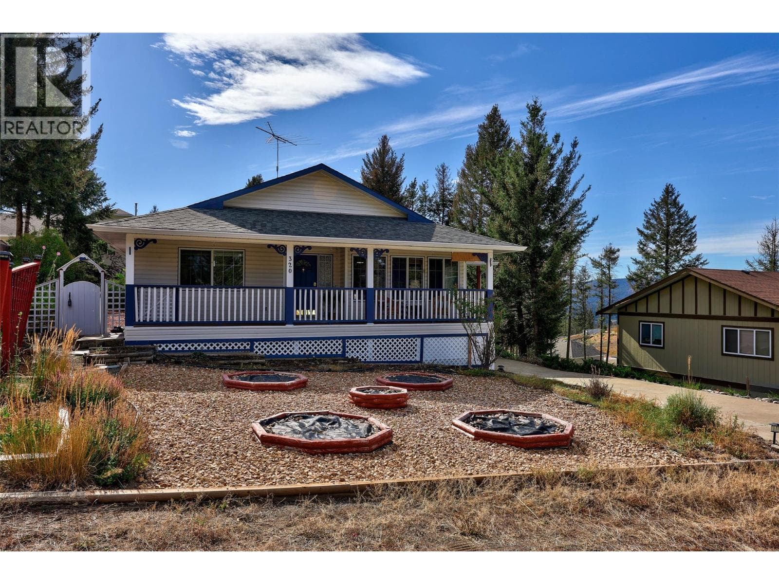 320 Linden Road photo 3