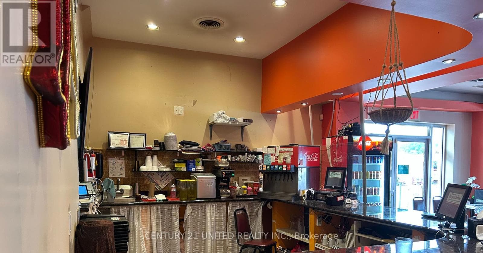 25 LANSDOWNE STREET W photo 5