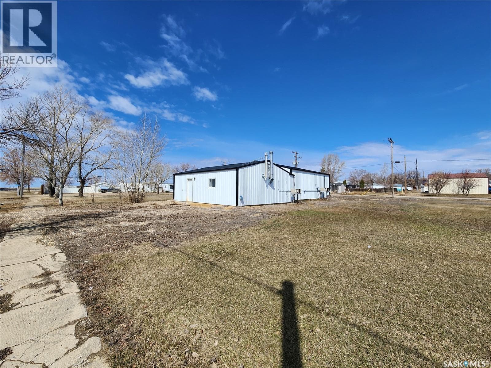 303 N Railway AVENUE