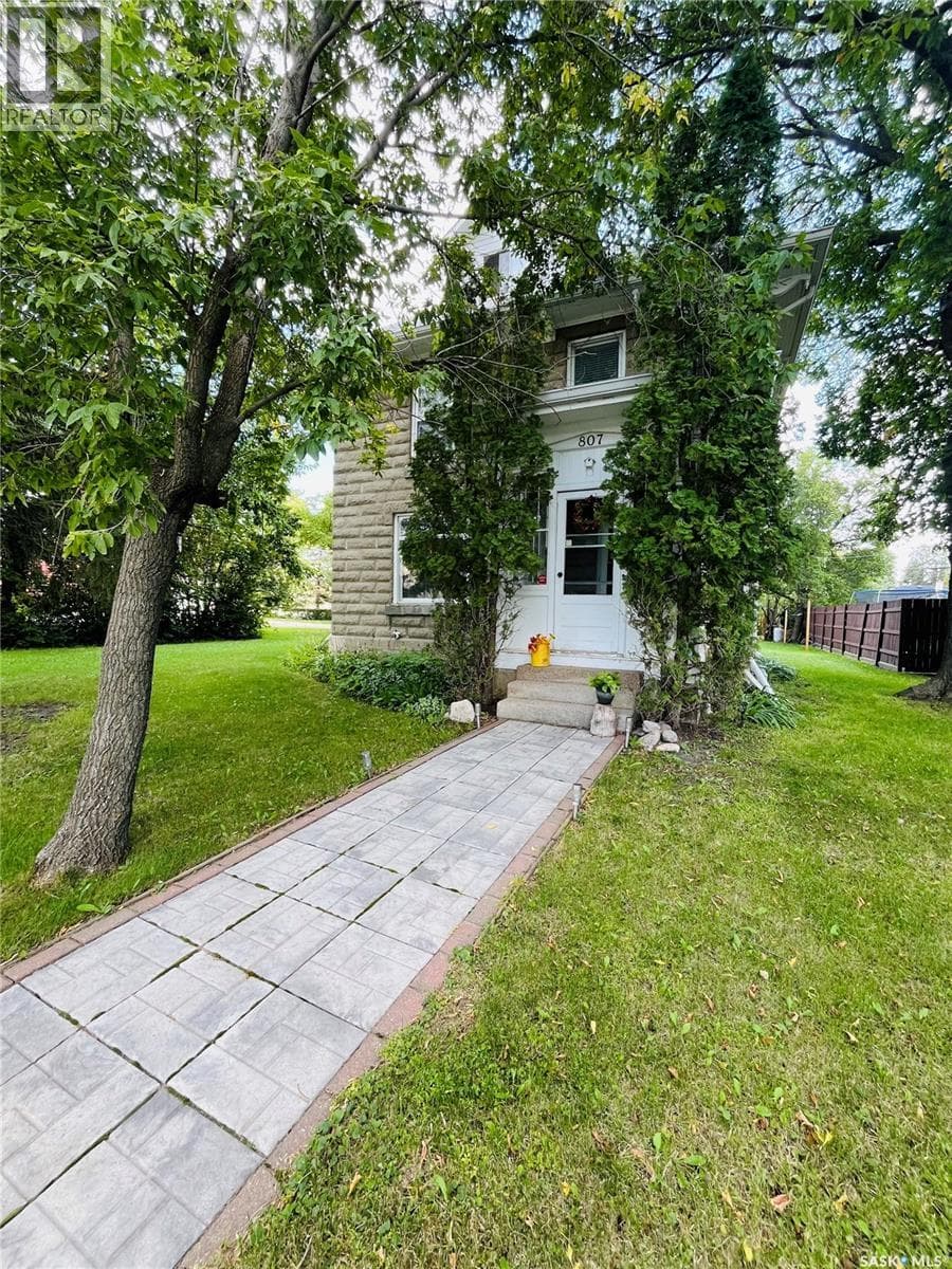 807 Gordon STREET