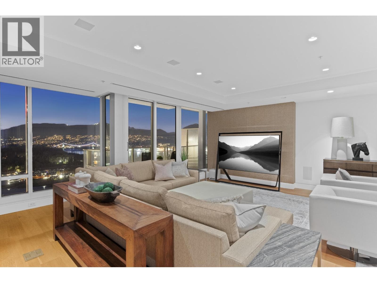 4602 1011 W CORDOVA STREET photo 2