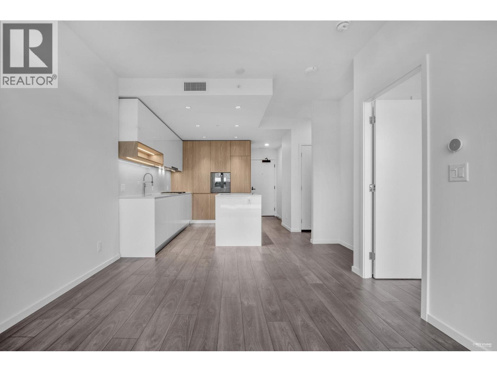1108 6500 MINORU BOULEVARD photo 2