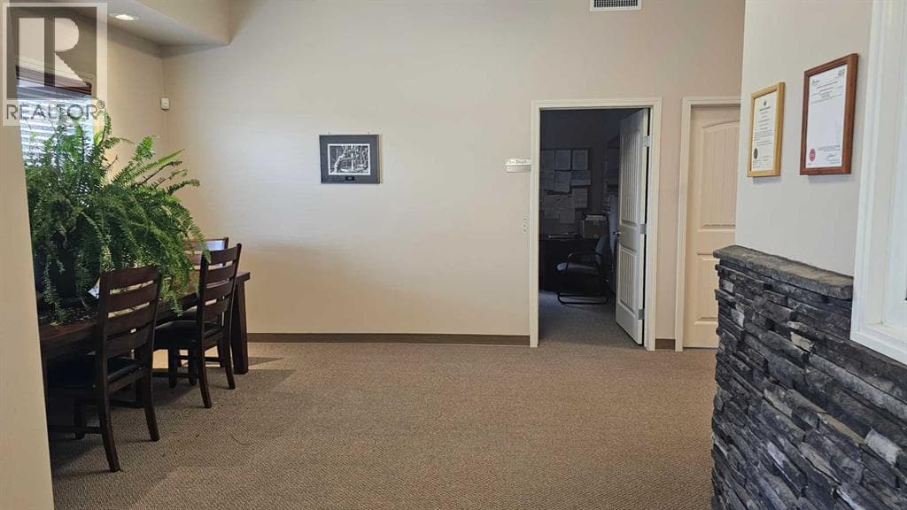 4913 VICTORA Avenue — photo 5