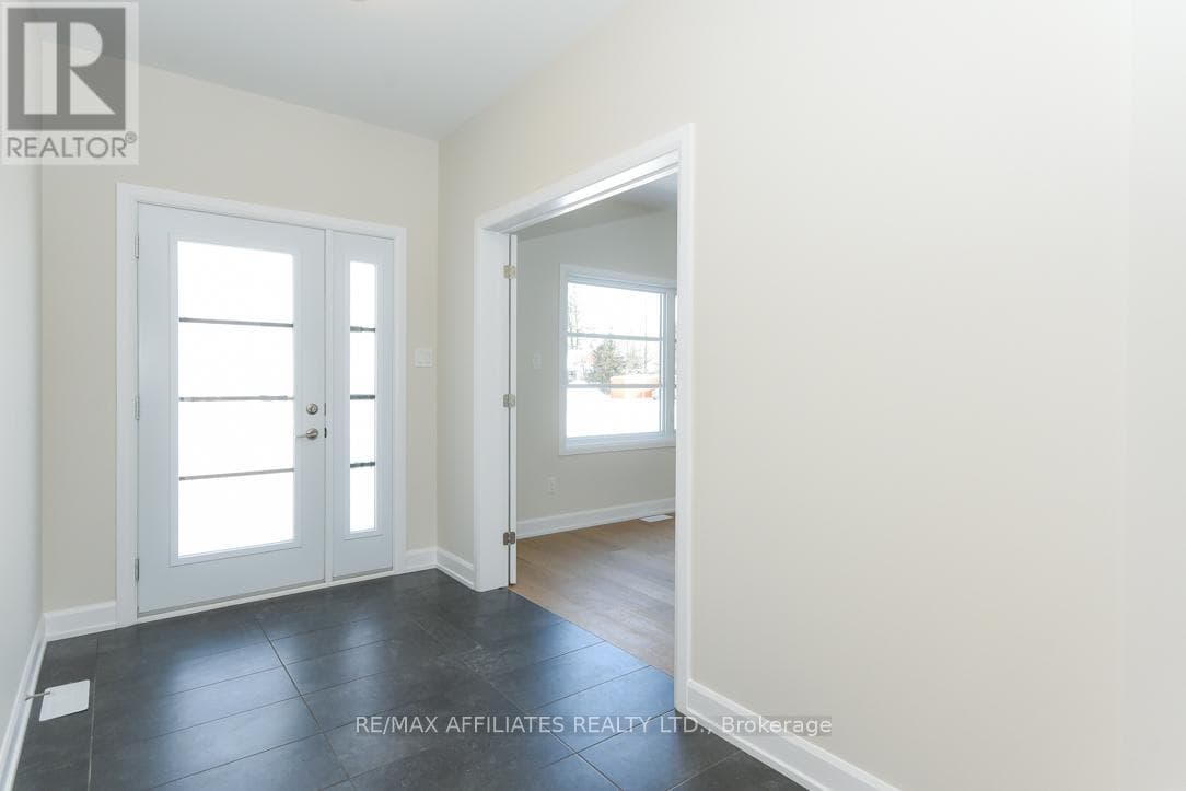 1055 CHABLIS CRESCENT photo 2