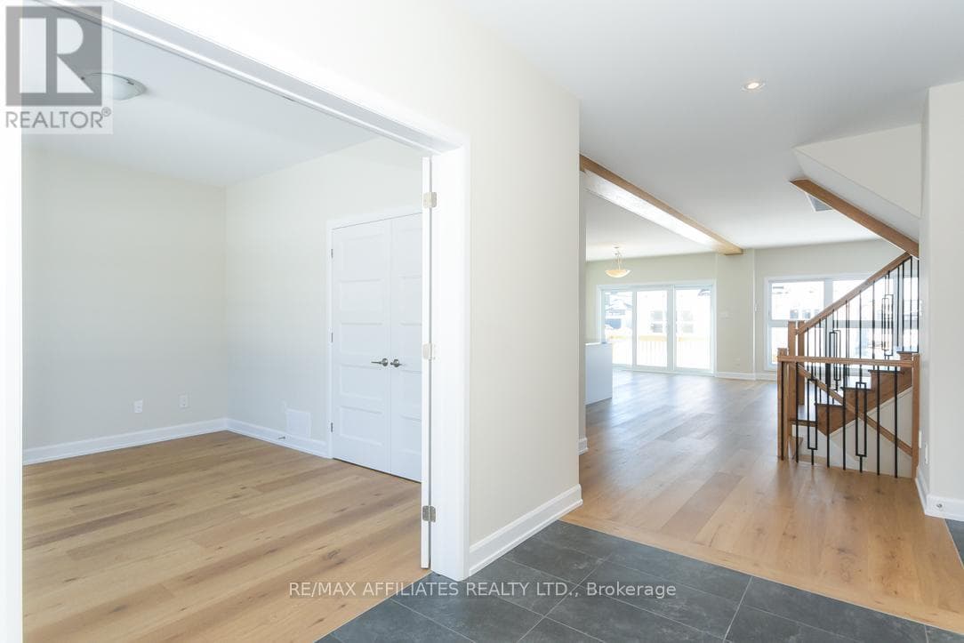 1055 CHABLIS CRESCENT photo 5