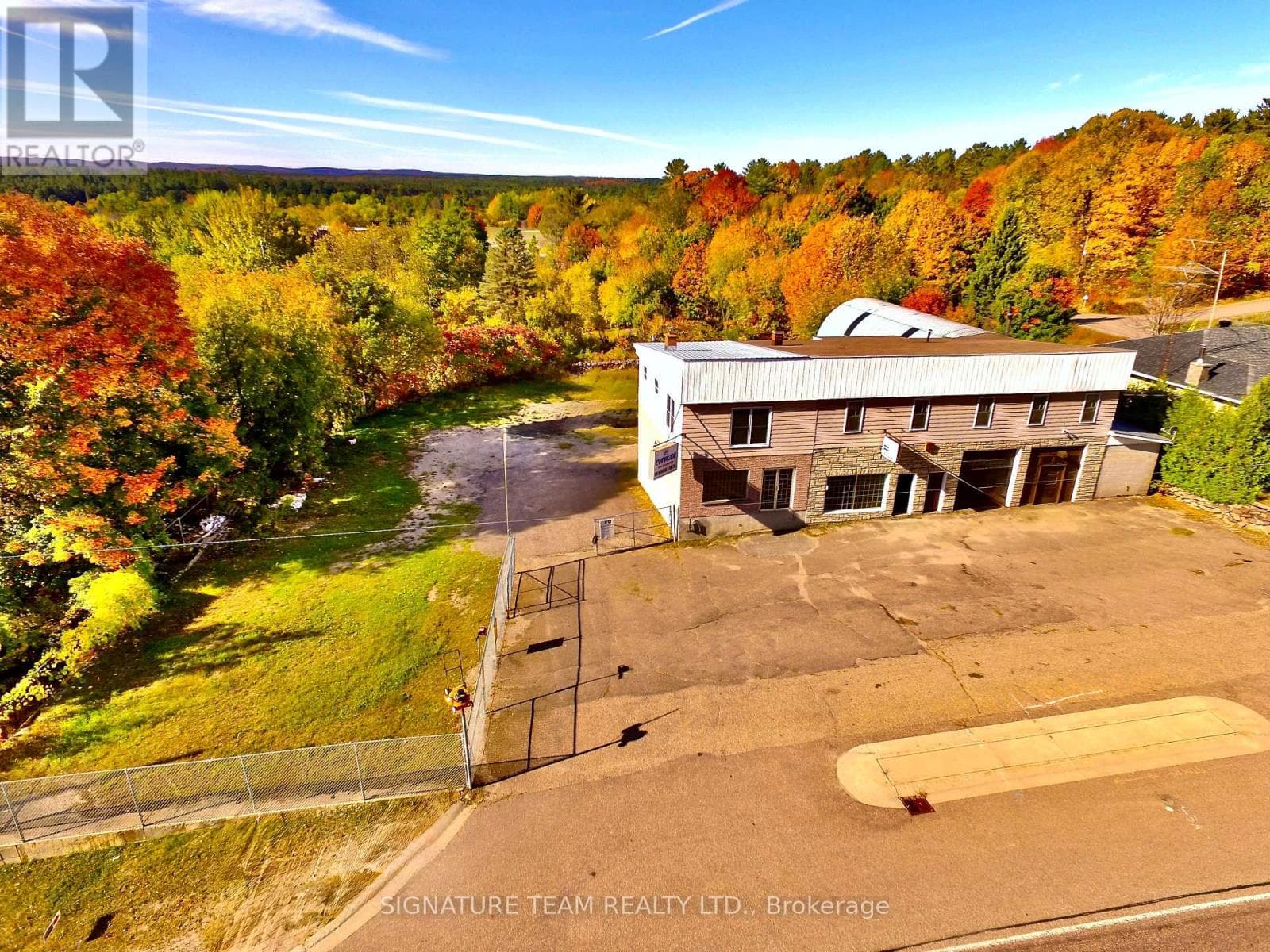 retail at 292 BONNECHERE STREET W — $525,000