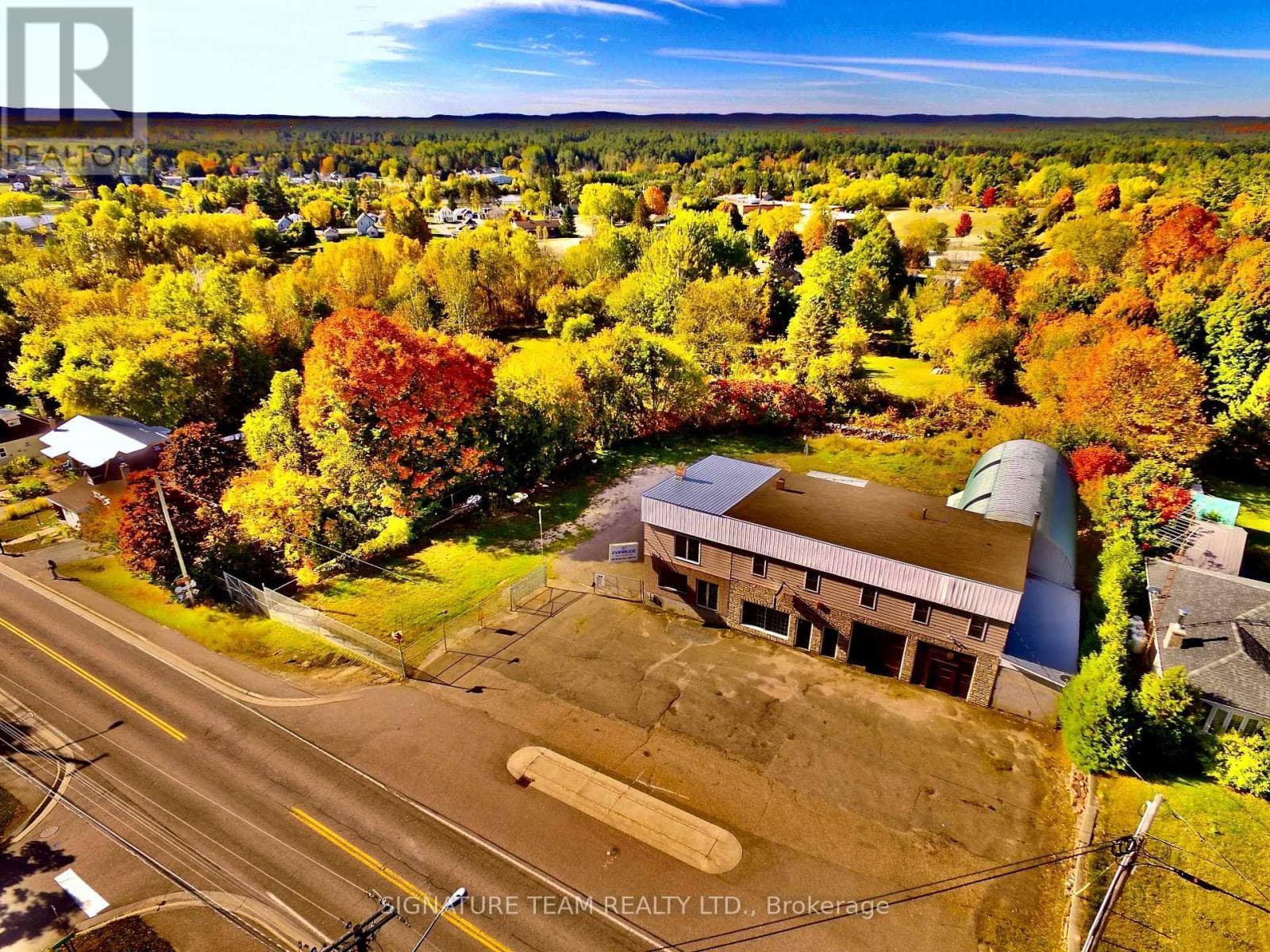 292 BONNECHERE STREET W photo 2