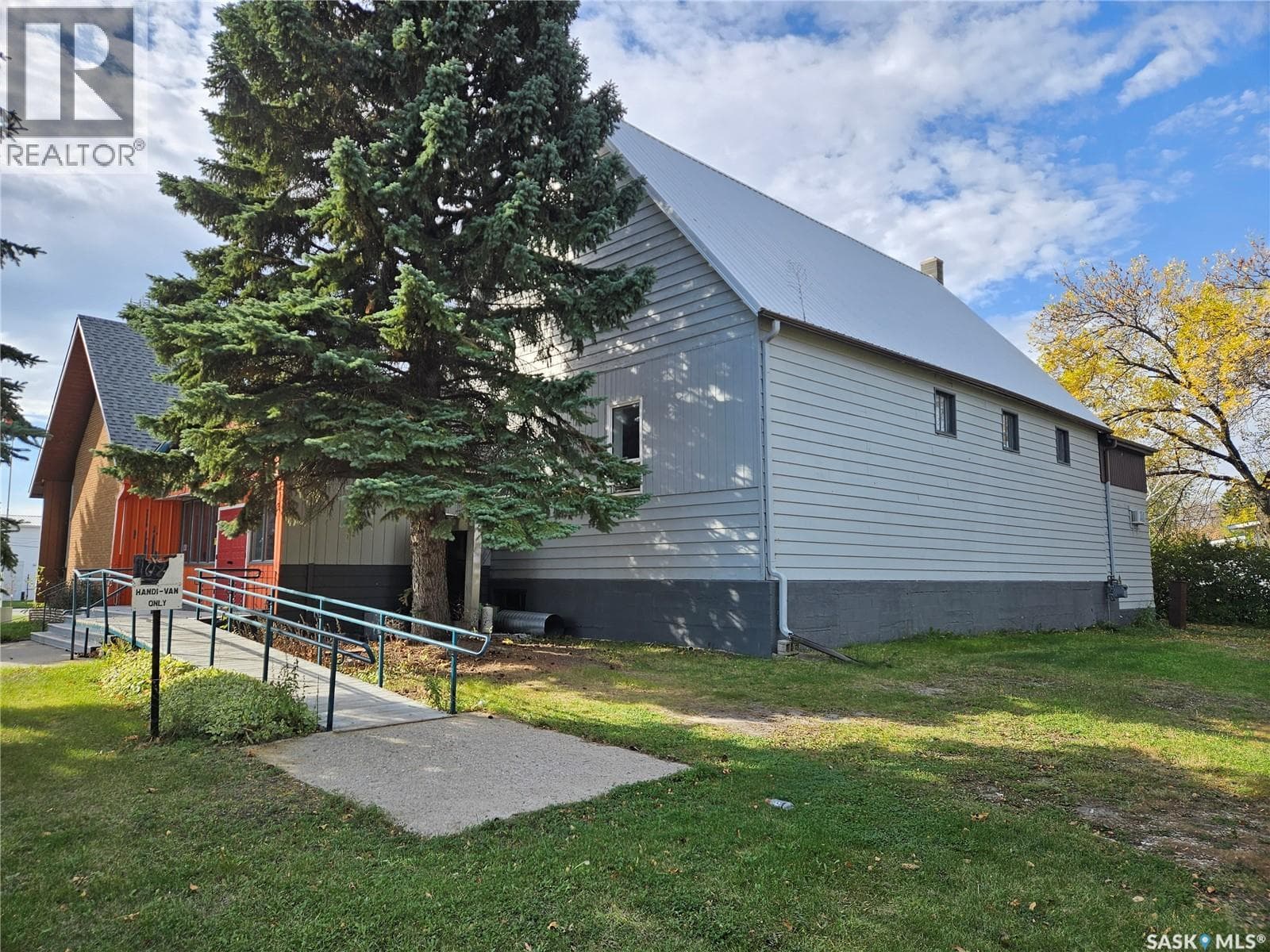 19 Broadway STREET — photo 3