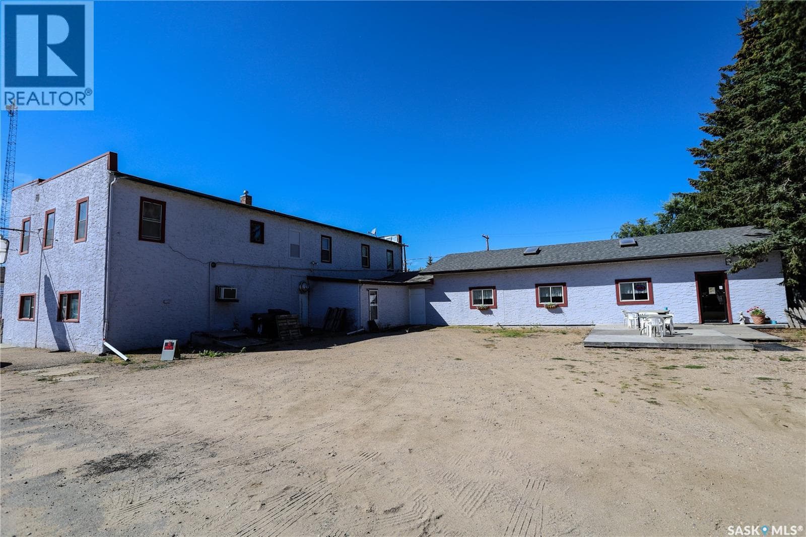 305 Main STREET — photo 2
