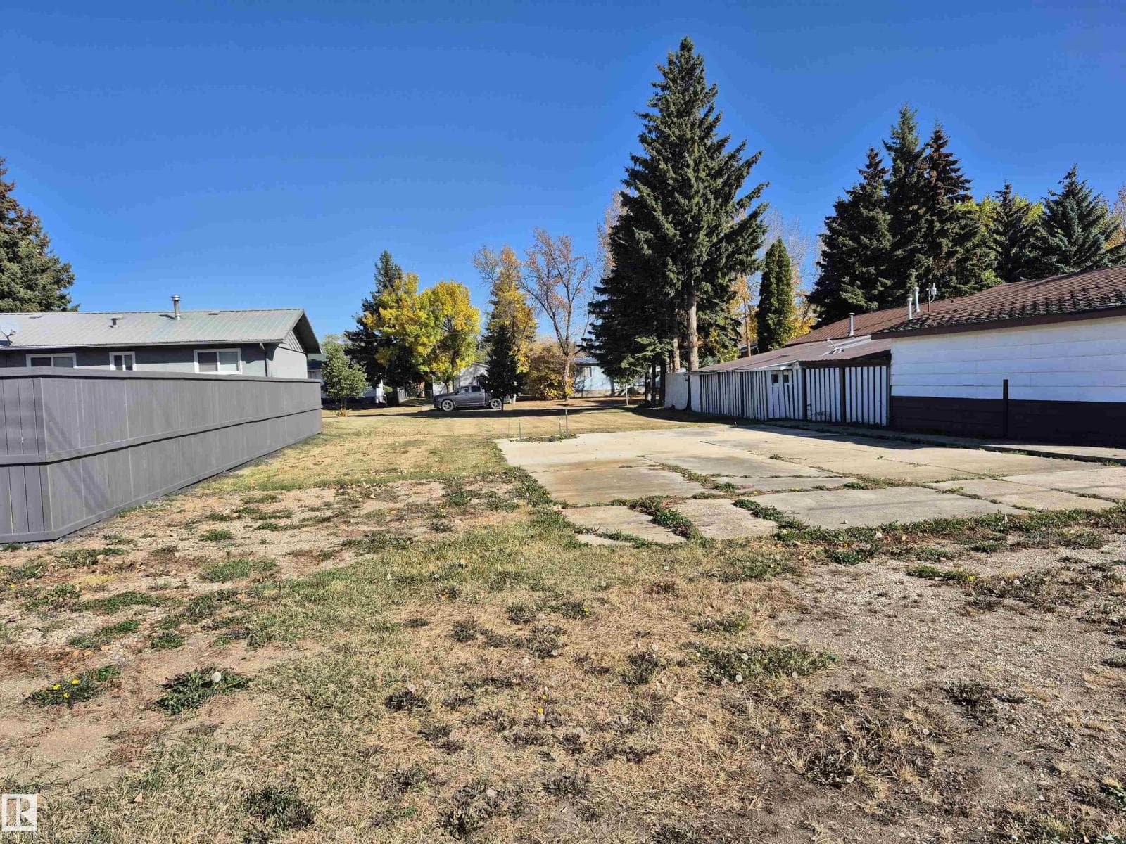 4815 53 AV — photo 2