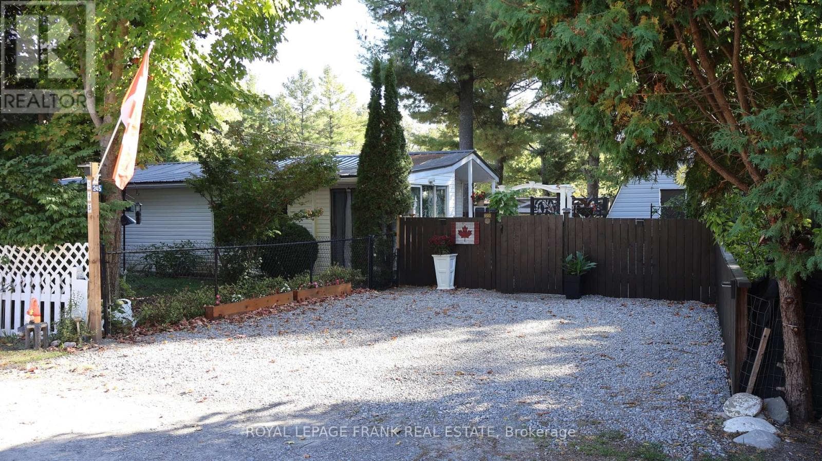 245 - 248 PINNACLE HILL ROAD photo 2