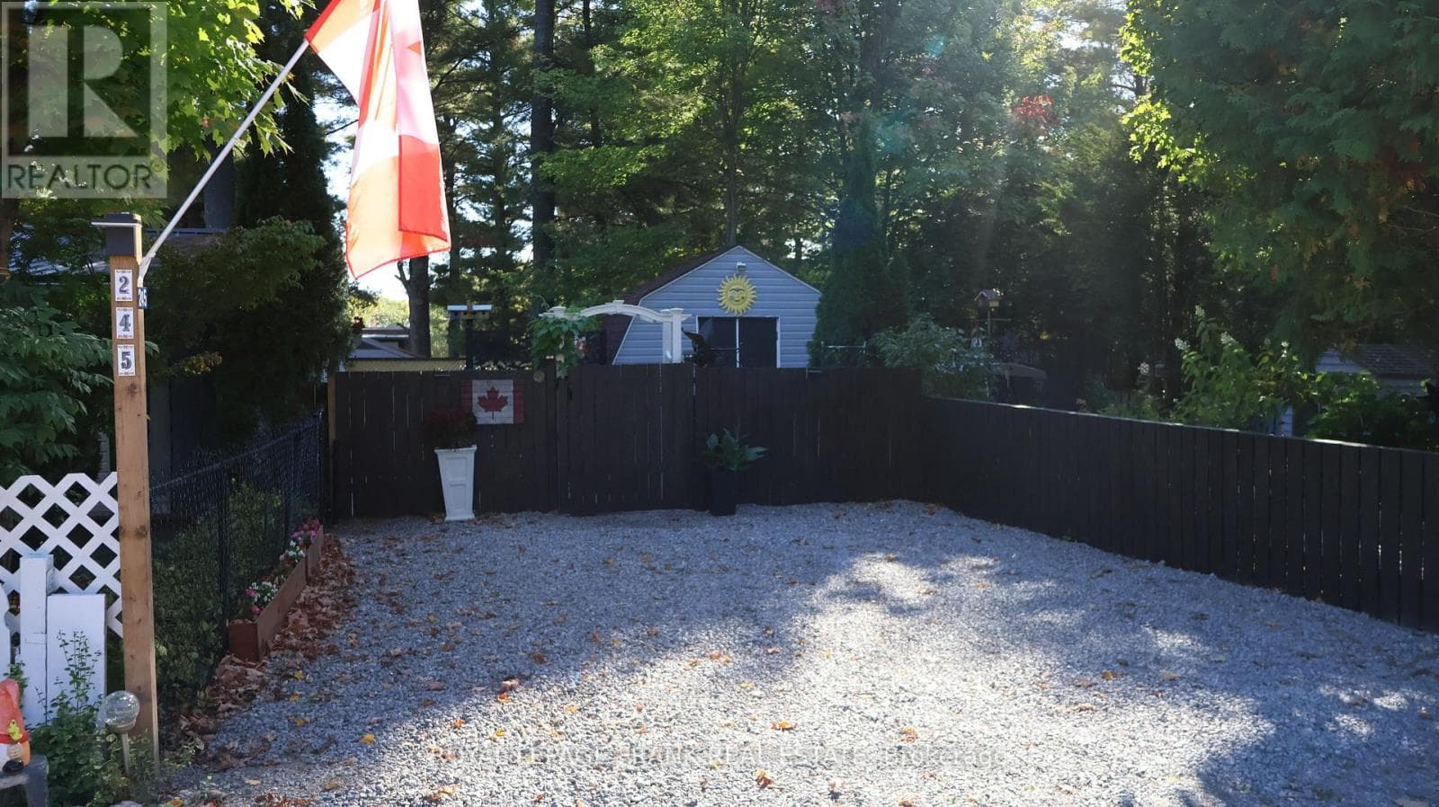 245 - 248 PINNACLE HILL ROAD photo 3