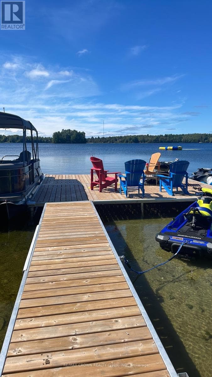 568 HEMLOCK ISLAND photo 2