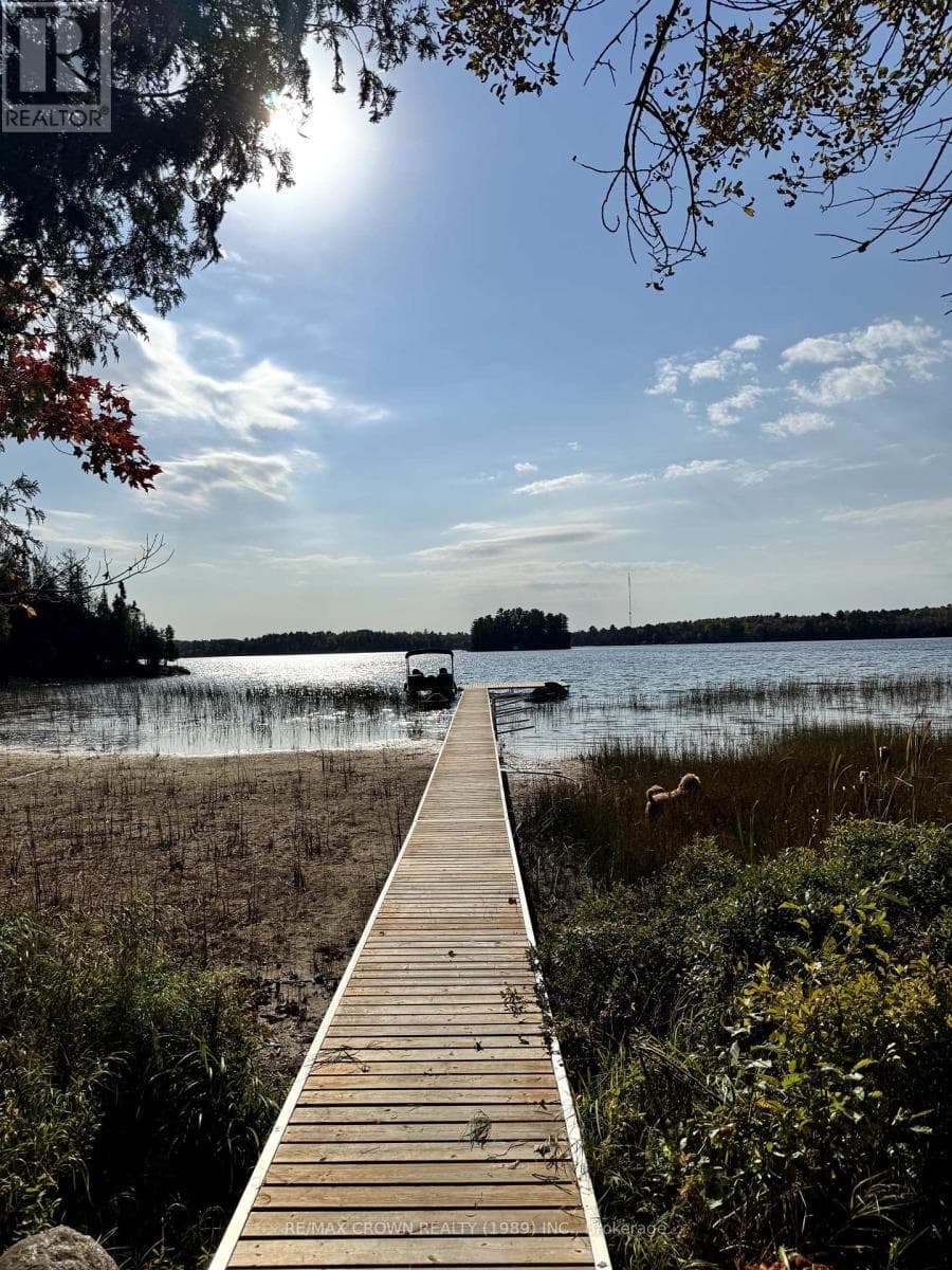 568 HEMLOCK ISLAND photo 5