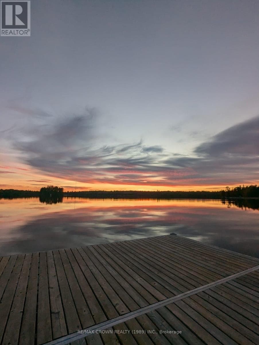 568 HEMLOCK ISLAND photo 3