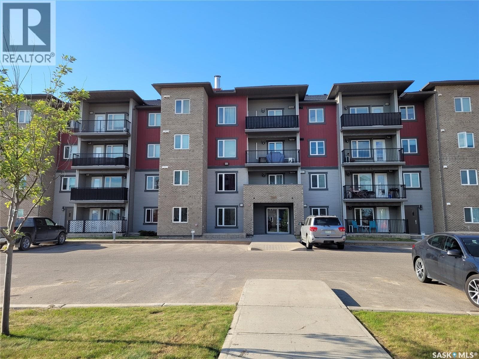 1 bed 1 bath single family at 403 308 Petterson DRIVE — $121,900