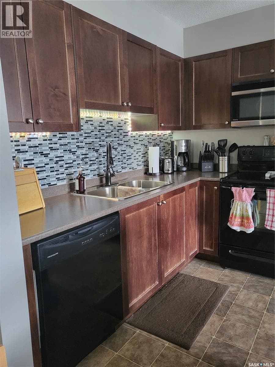 403 308 Petterson DRIVE photo 10