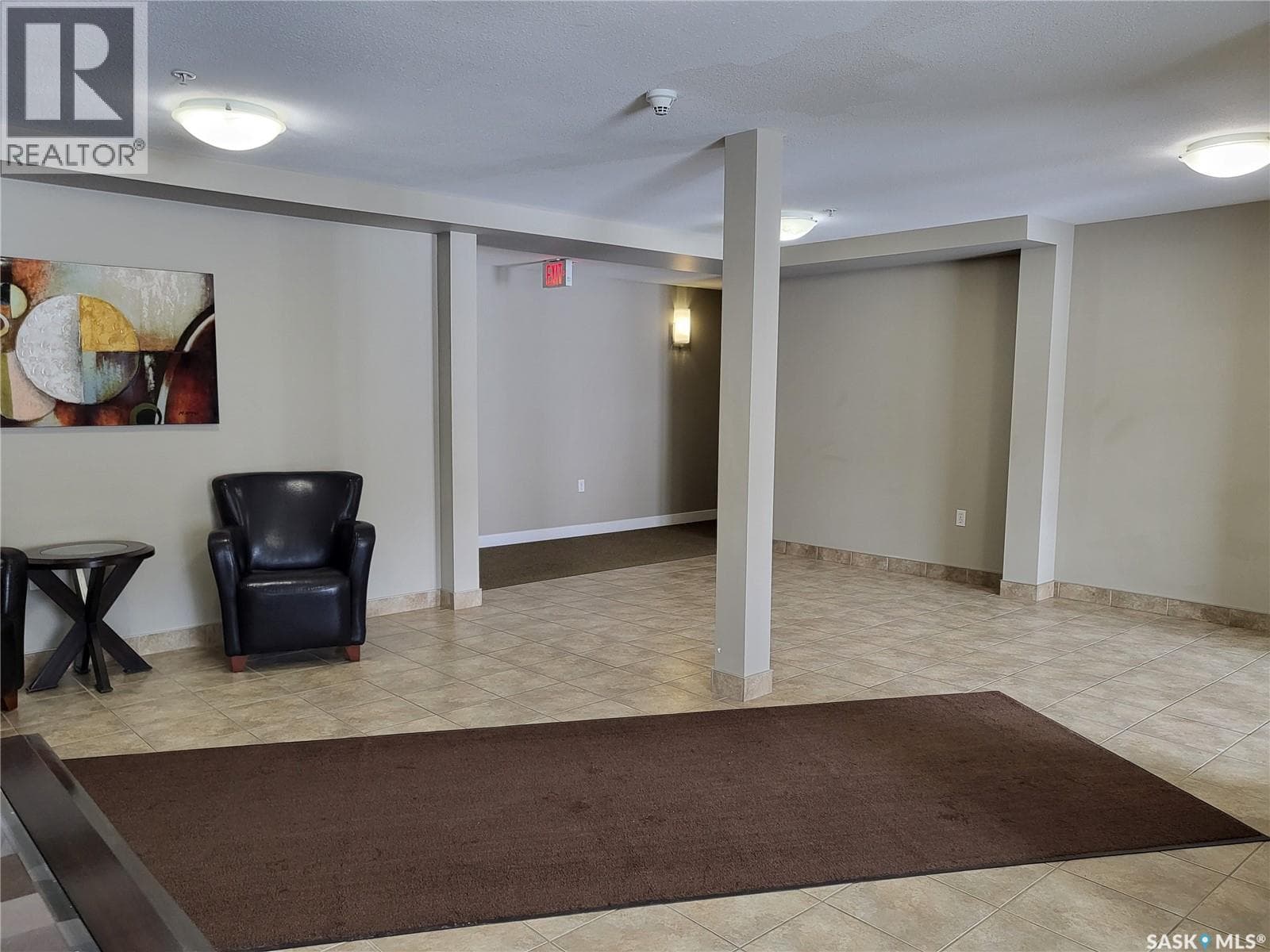 403 308 Petterson DRIVE photo 2