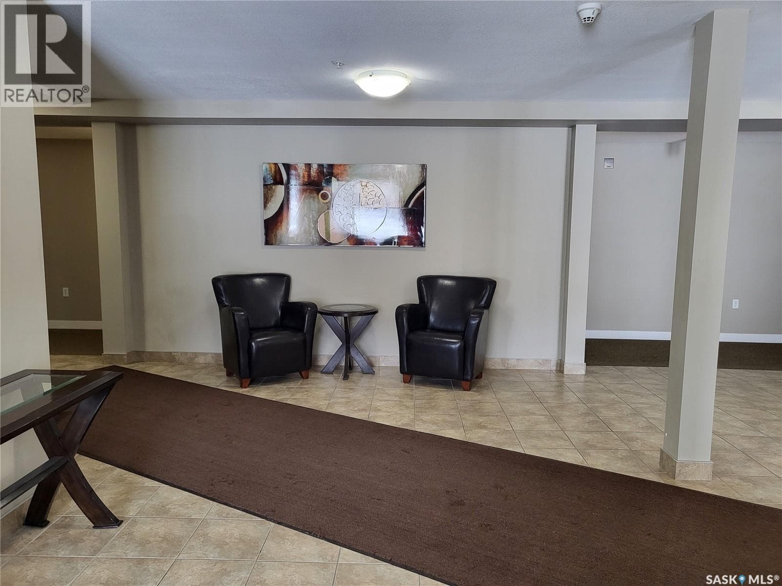 403 308 Petterson DRIVE photo 3