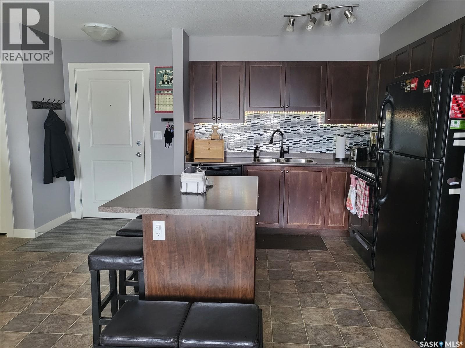 403 308 Petterson DRIVE photo 7