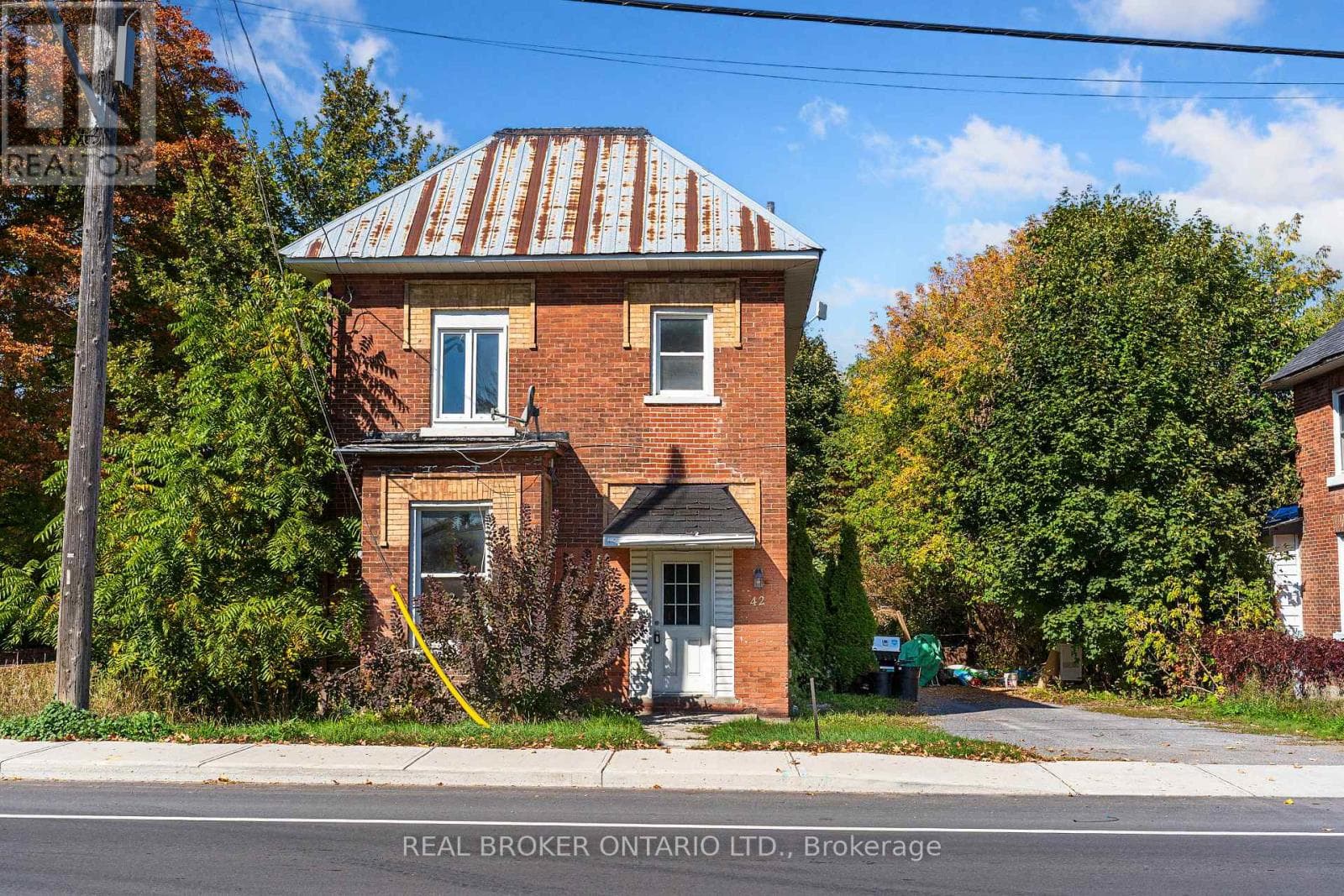 5 bed 3 bath multi-family at 42 DANIEL STREET N — $479,900