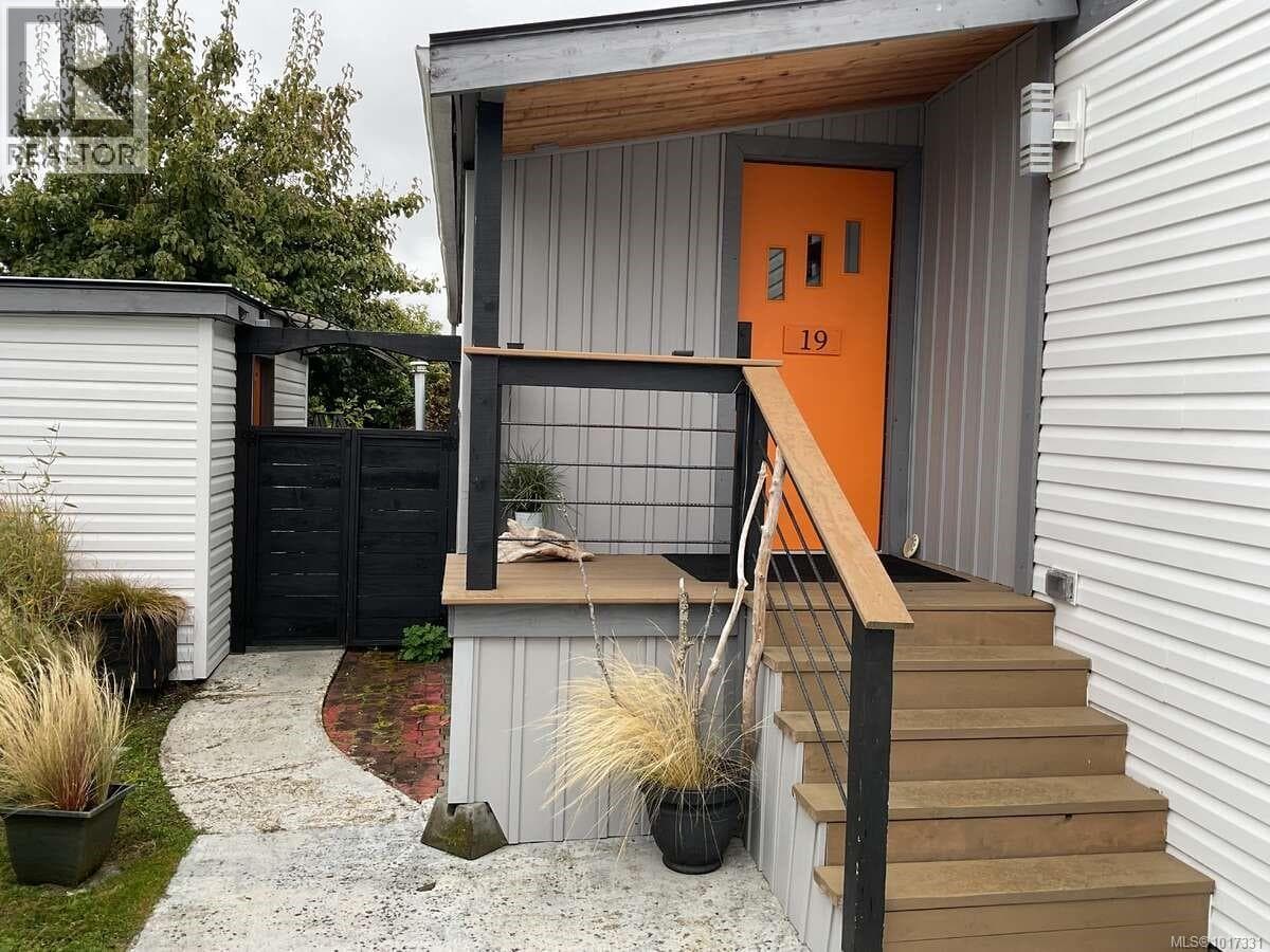 19 129 Meridian Way photo 2