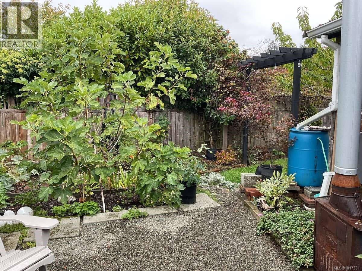 19 129 Meridian Way photo 5