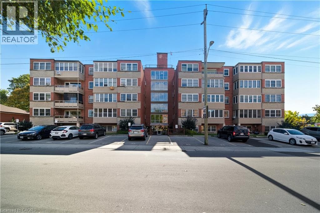 2 bed 1 bath single family at 9 GRANT Boulevard Unit# 102 — $299,900