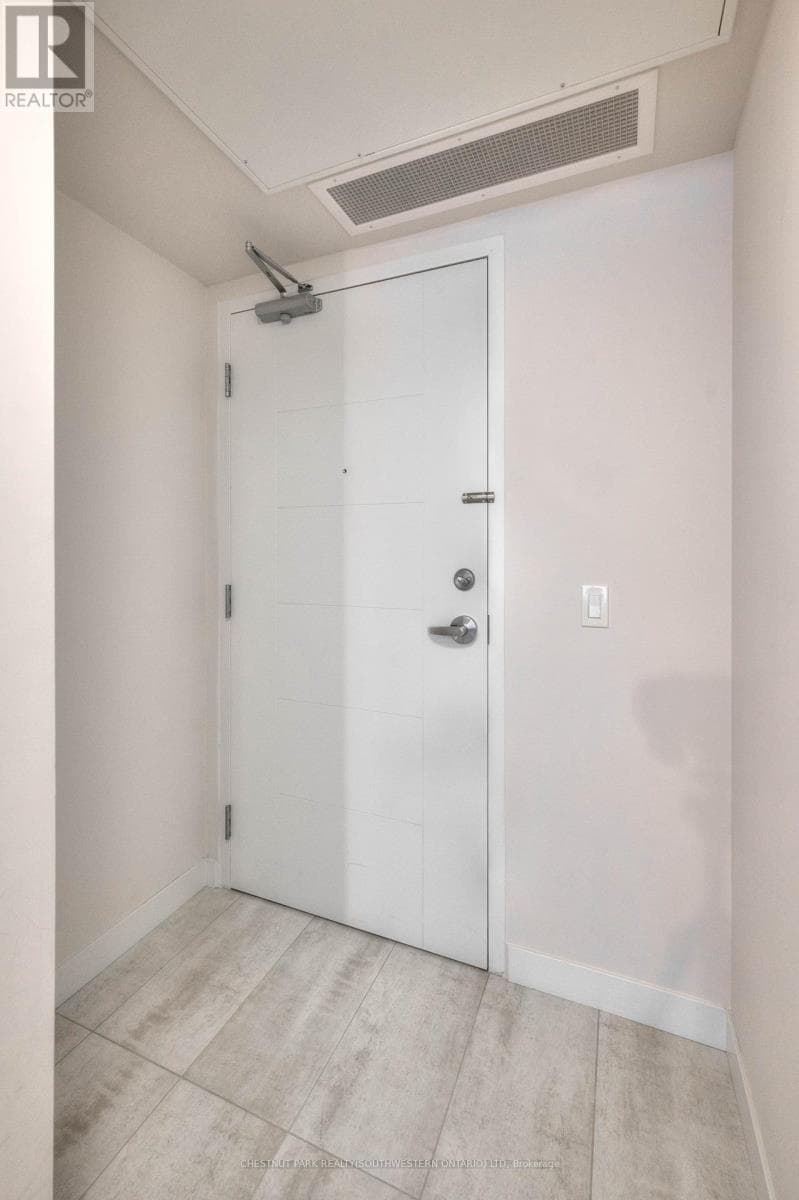 415 - 257 HEMLOCK STREET photo 3