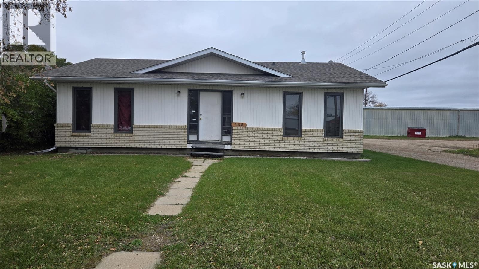 2 bed 2 bath single family at 108 1st STREET W — $115,000