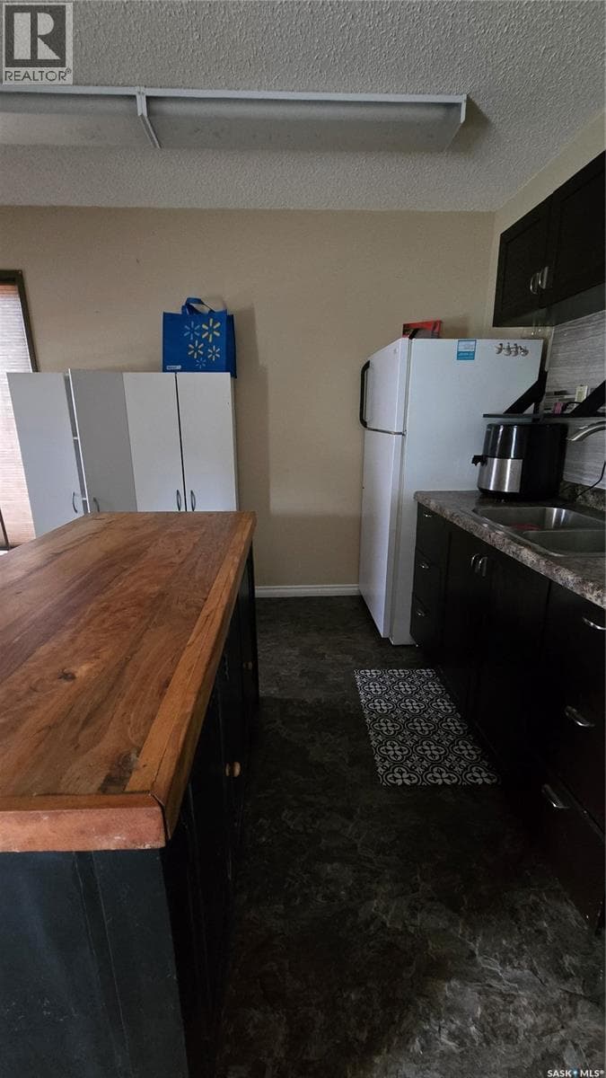 108 1st STREET W photo 4