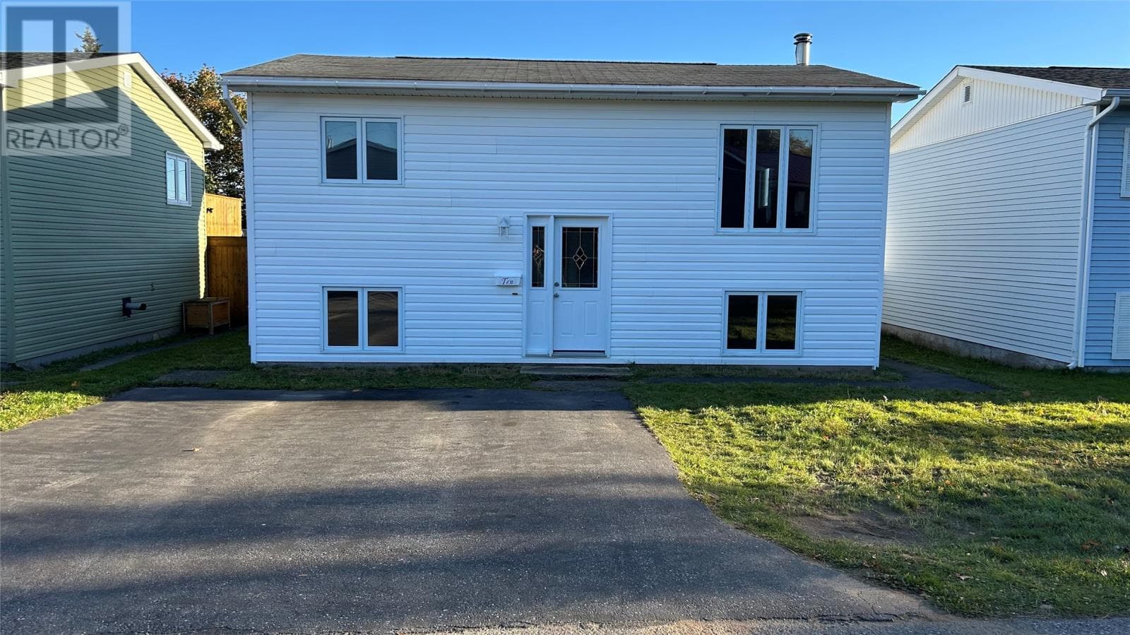 3 bed 2 bath single family at 10 New Haven Lane — $269,000