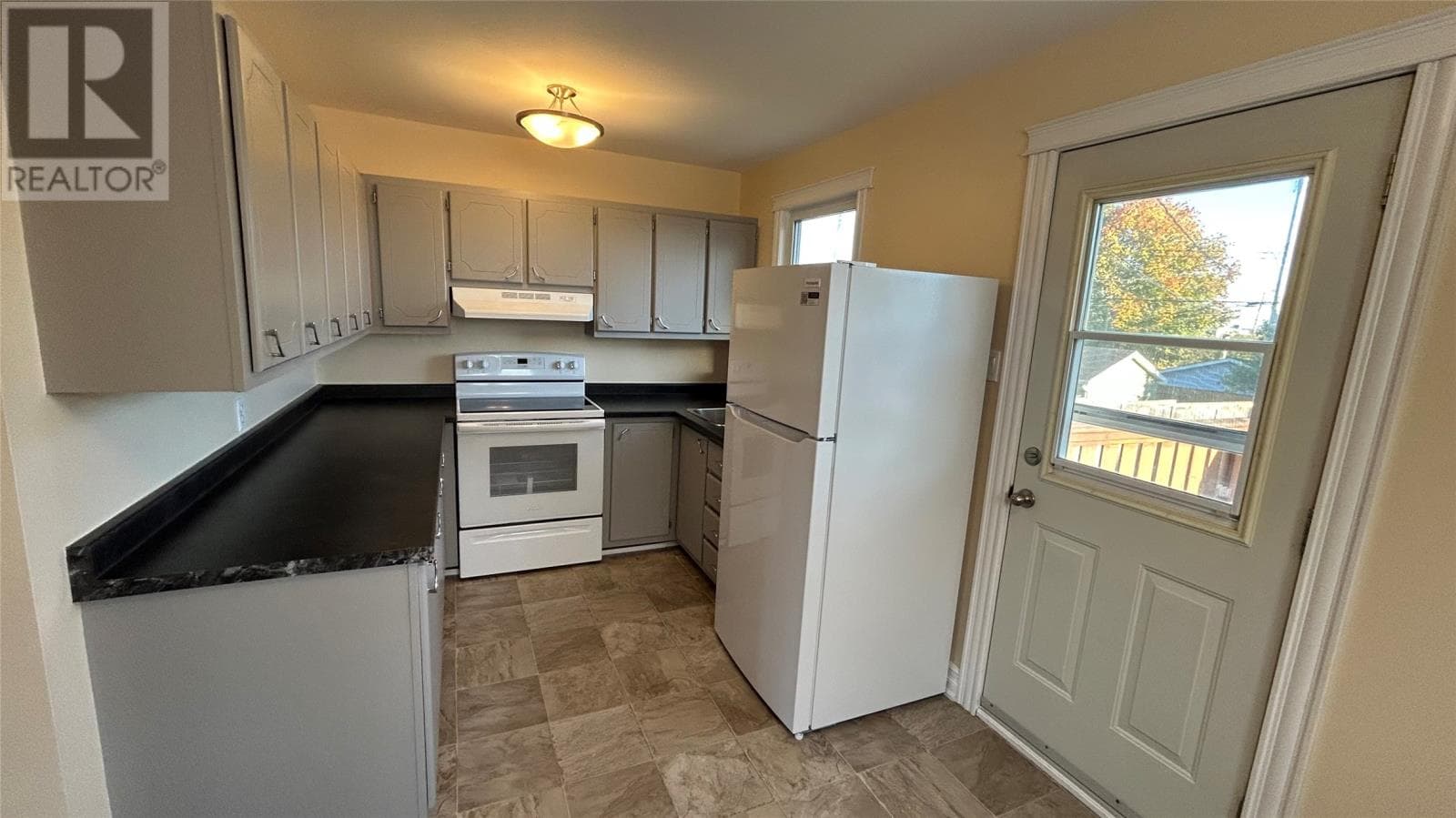 10 New Haven Lane photo 3