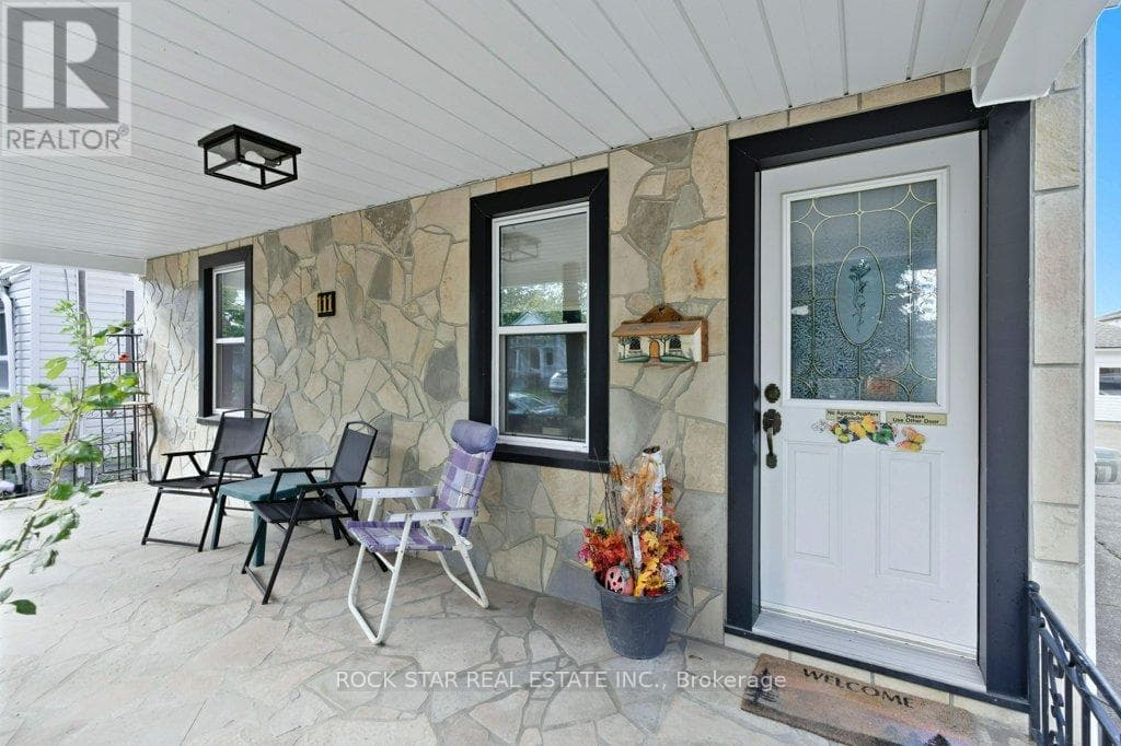 111 MCALPINE AVENUE S photo 2