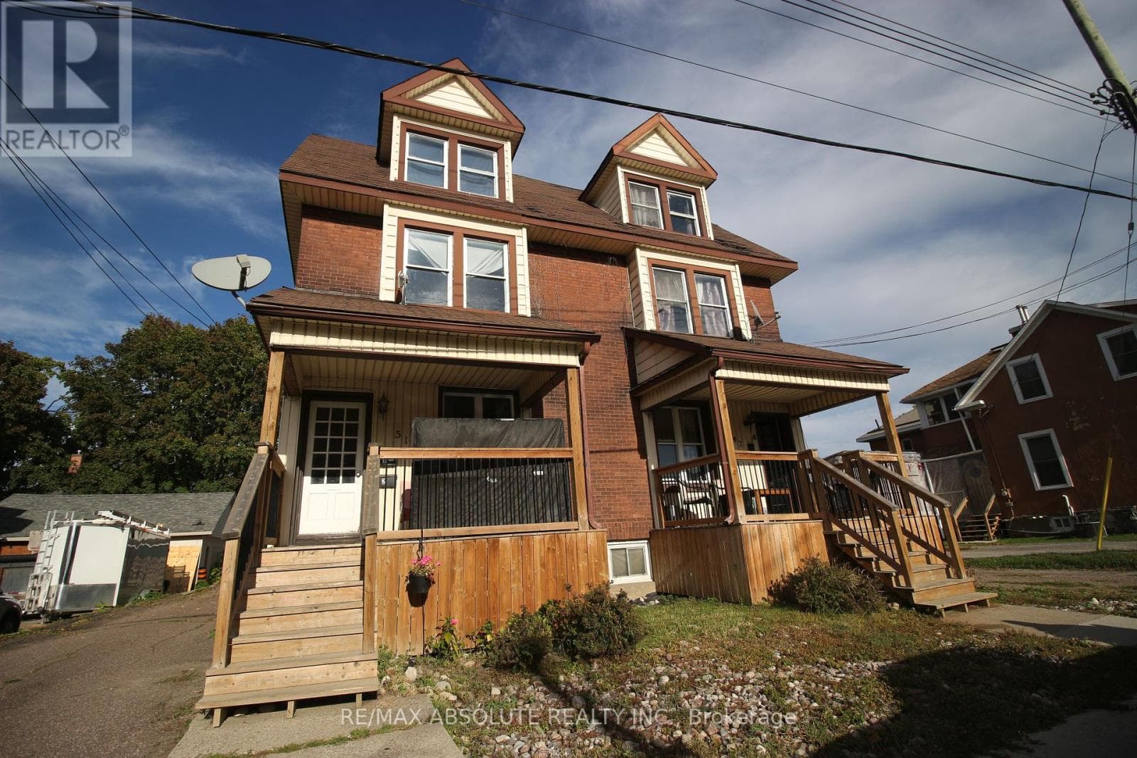47 - 51 RAGLAN STREET N photo 2