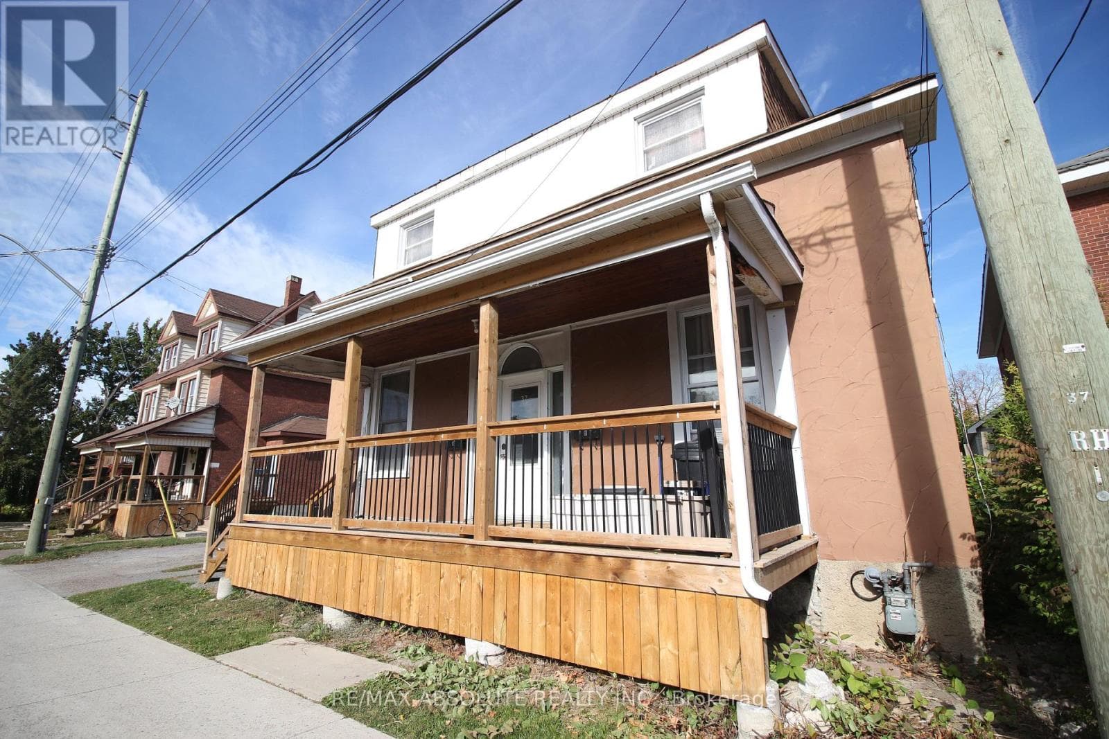 4 bed 4 bath multi-family at 37 RAGLAN ST STREET N — $349,900
