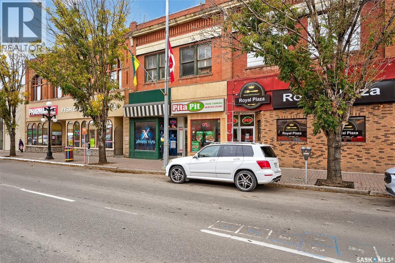 220-222 Main STREET N photo 8