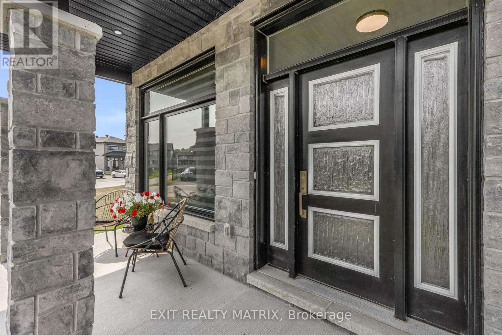1143 AVIGNON STREET photo 3