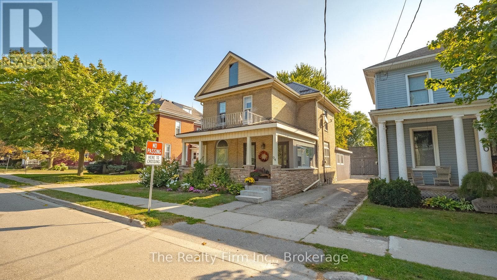 94 WOODSTOCK STREET N photo 3