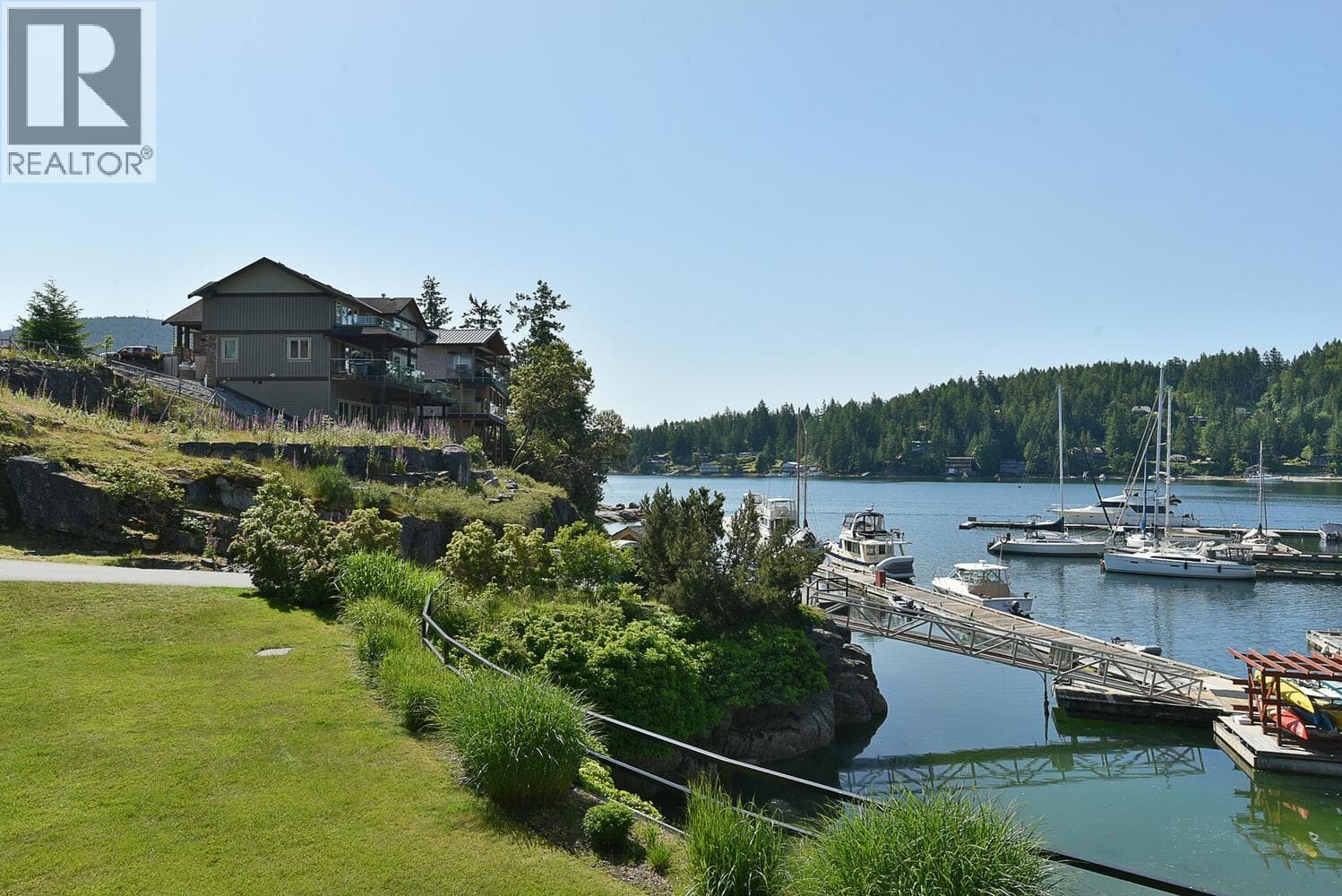 3 bed 3 bath single family at 52 4622 SINCLAIR BAY ROAD — $995,000